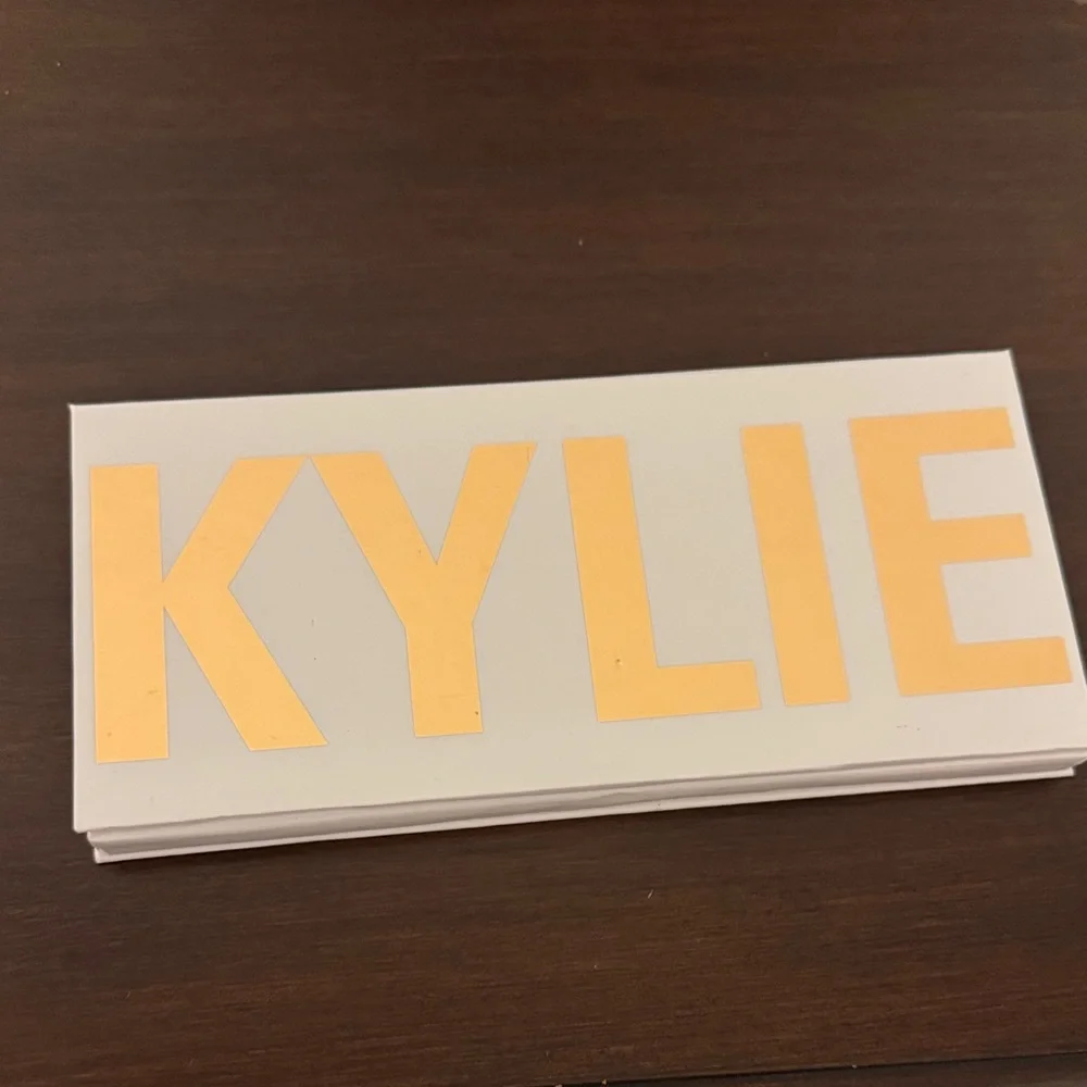 Kylie Cosmetics Eyeshadow Palette - Picture 7 of 9